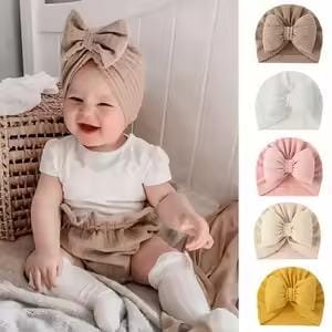 Bebek Bandana Rehberi: Modeller, Kumaş Seçimi, Güvenli Kullanım İpuçları 1 Bebek Bandana Rehberi