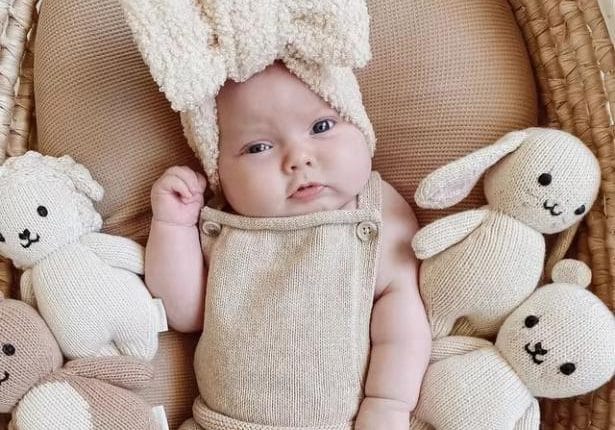Bebek Bandana Rehberi: Modeller, Kumaş Seçimi, Güvenli Kullanım İpuçları 3 Bebek Bandana Rehberi
